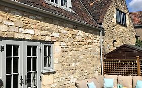 Stables Stylish Comfortable Peaceful Cottage With Parking And Outdoor Space